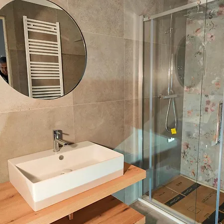 La Morra Apartments *