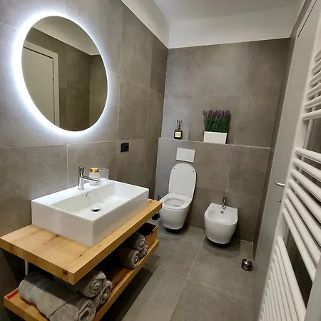 La Morra Apartments