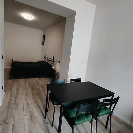 La Morra Apartments *