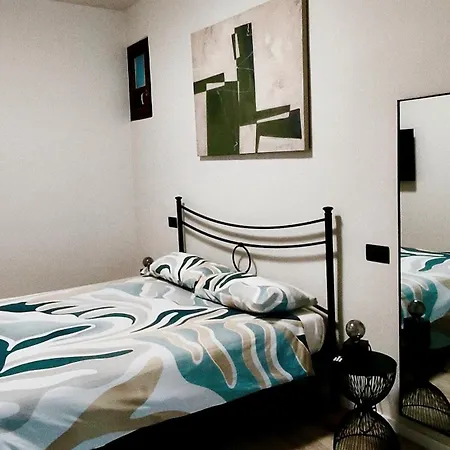 La Morra Apartments *
